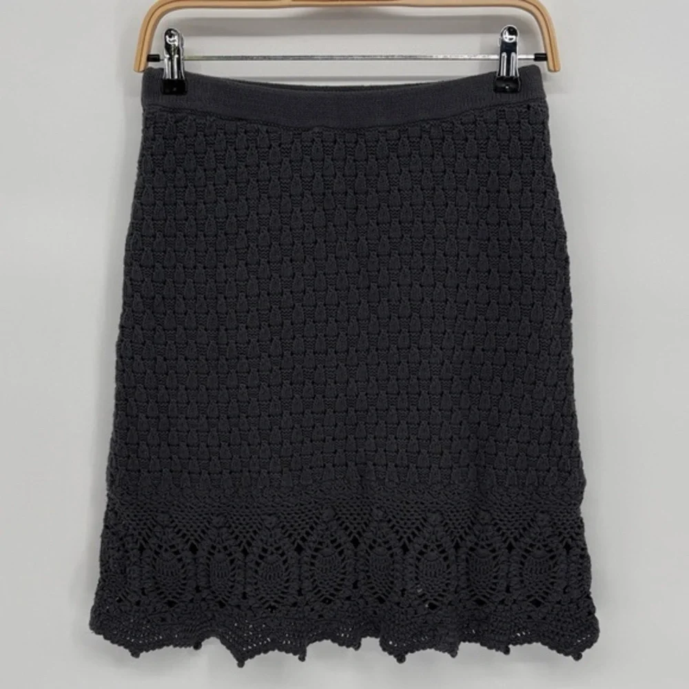 🌎 Athleta Dark Gray cotton Crochet Pencil Skirt